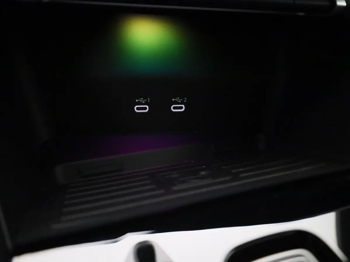 40 TFSI e Advanced edition l Adaptive cruise control l Achteruitrijcamera l SONOS Premium met 3D-geluid l Elektr. voorstoelen geh. best. l Climate control l Navigatie l Trekhaak l Stoelverwa