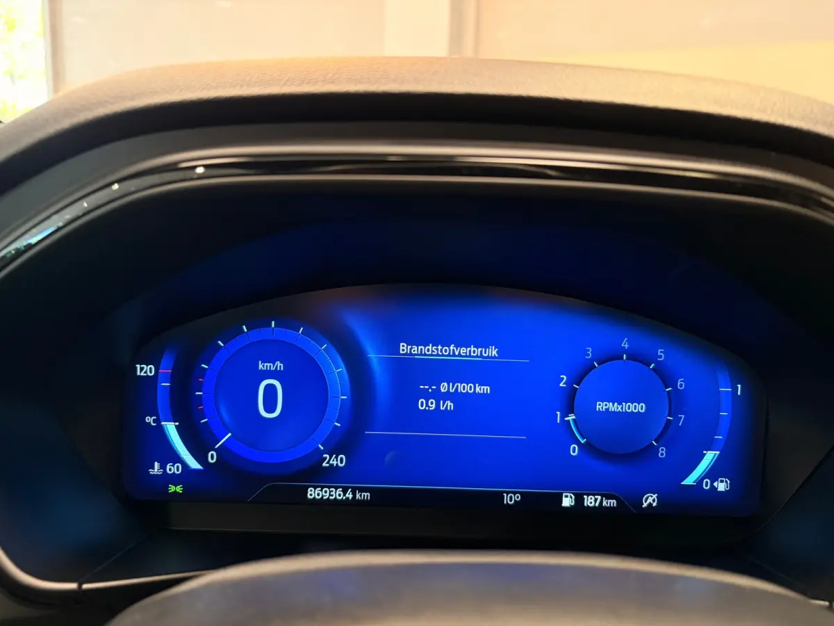 1.0 EcoBoost Hybrid ST Line X Business | LED | CAR PLAY |