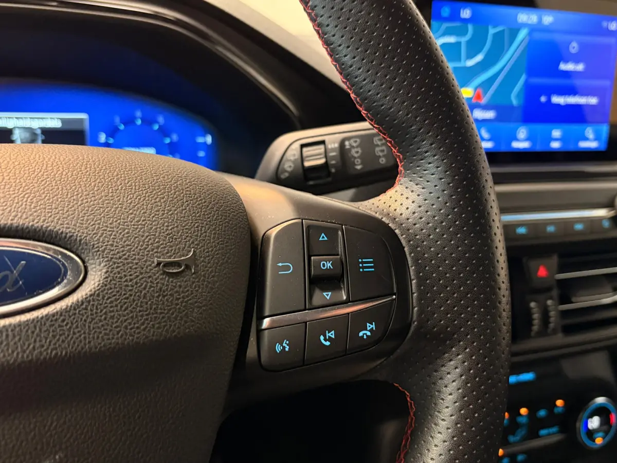1.0 EcoBoost Hybrid ST Line X Business | LED | CAR PLAY |
