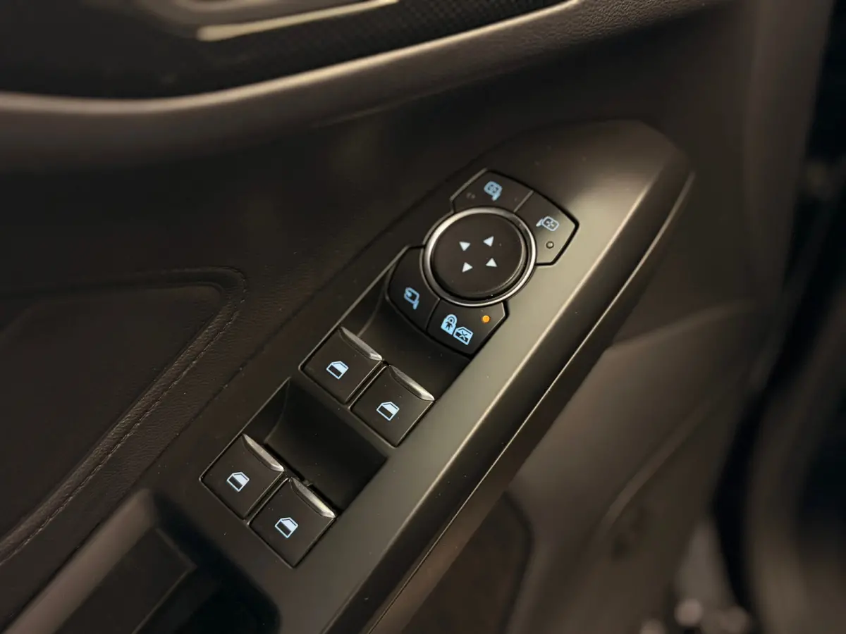1.0 EcoBoost Hybrid ST Line X Business | LED | CAR PLAY |
