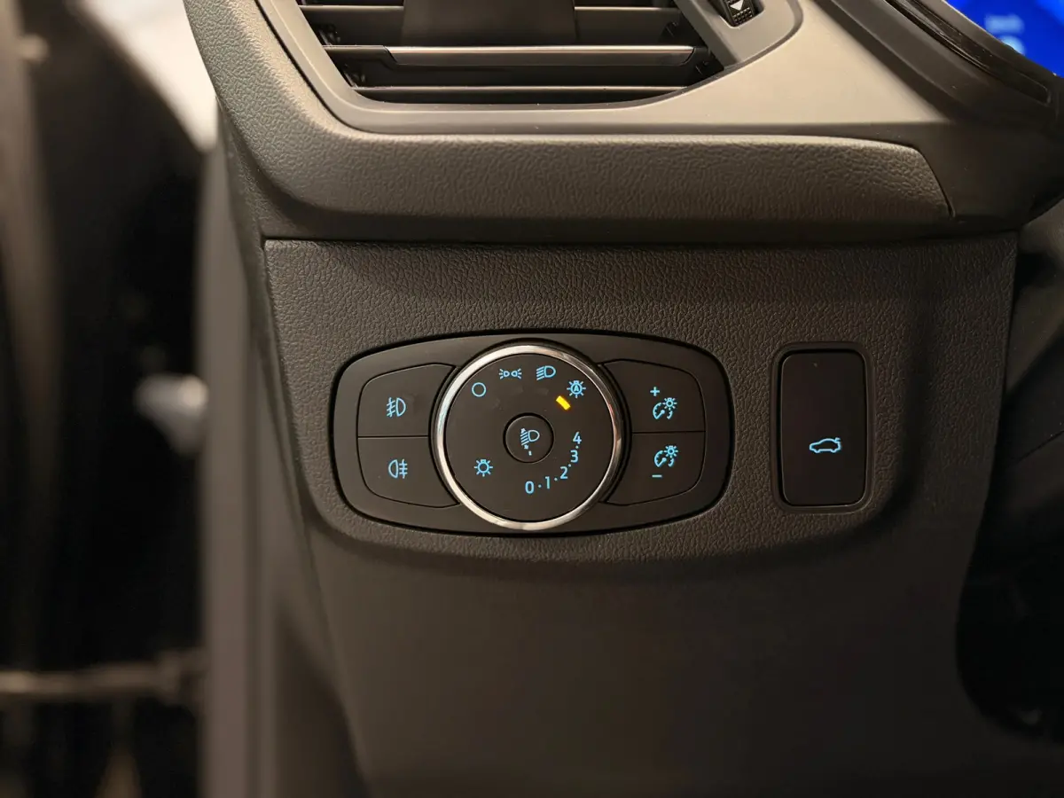 1.0 EcoBoost Hybrid ST Line X Business | LED | CAR PLAY |