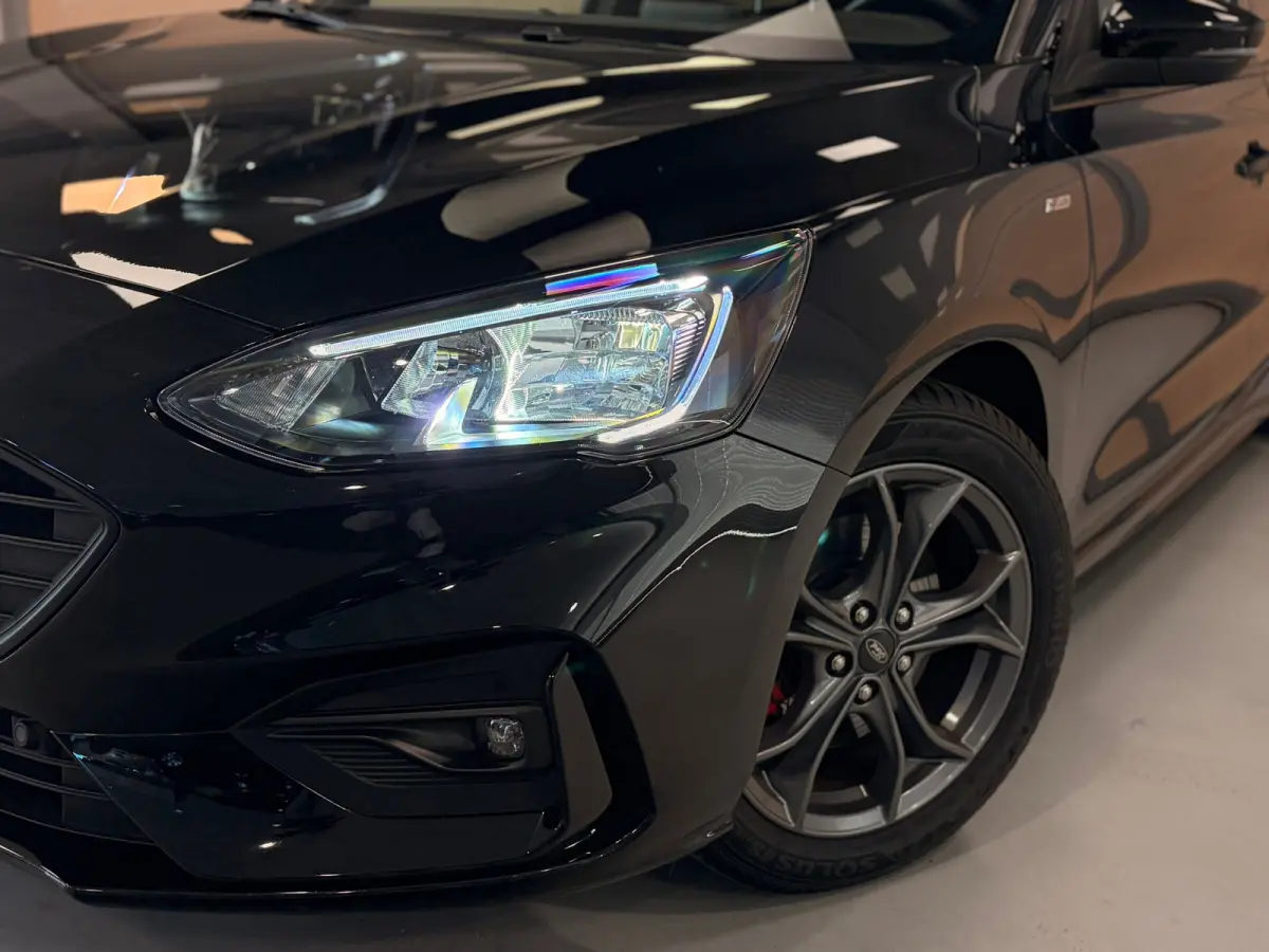 1.0 EcoBoost Hybrid ST Line X Business | LED | CAR PLAY |
