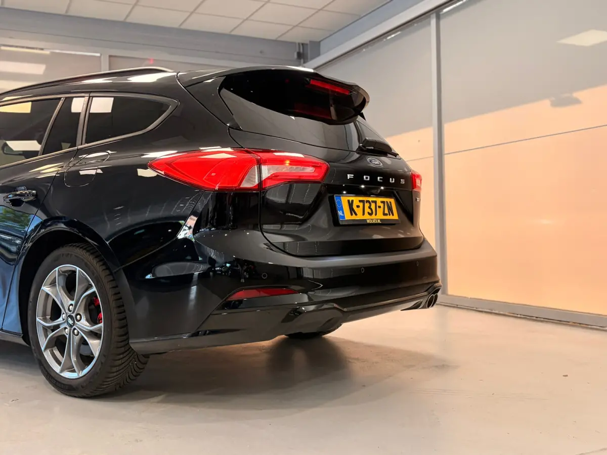 1.0 EcoBoost Hybrid ST Line X Business | LED | CAR PLAY |
