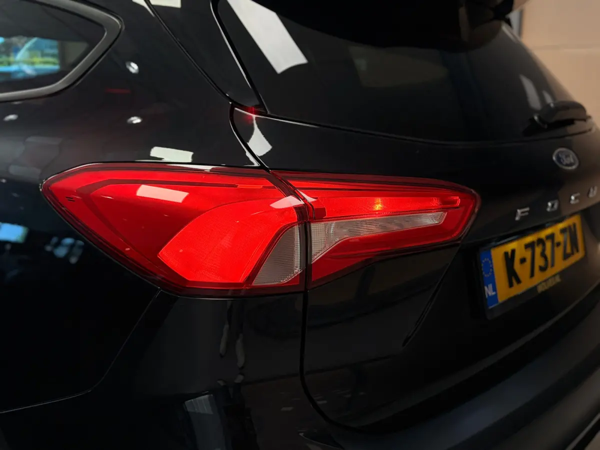1.0 EcoBoost Hybrid ST Line X Business | LED | CAR PLAY |