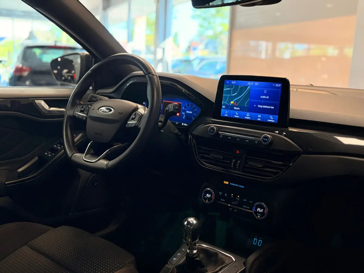 1.0 EcoBoost Hybrid ST Line X Business | LED | CAR PLAY |