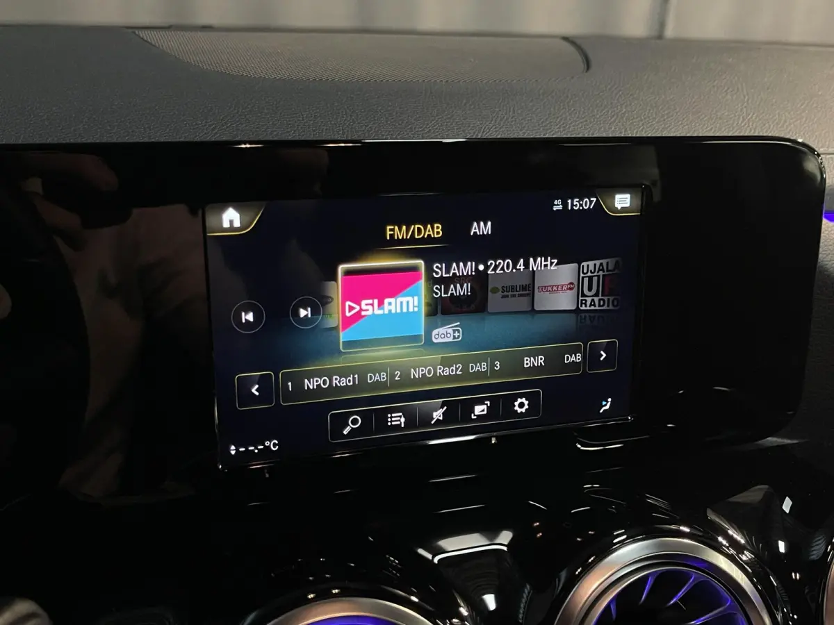 250 e Business Solution AMG Limited Night Pakket 18''/Sfeerverlichting/DAB/PDC v+a/Stoelverwarming/Climate/Apple Carplay & Android Auto
