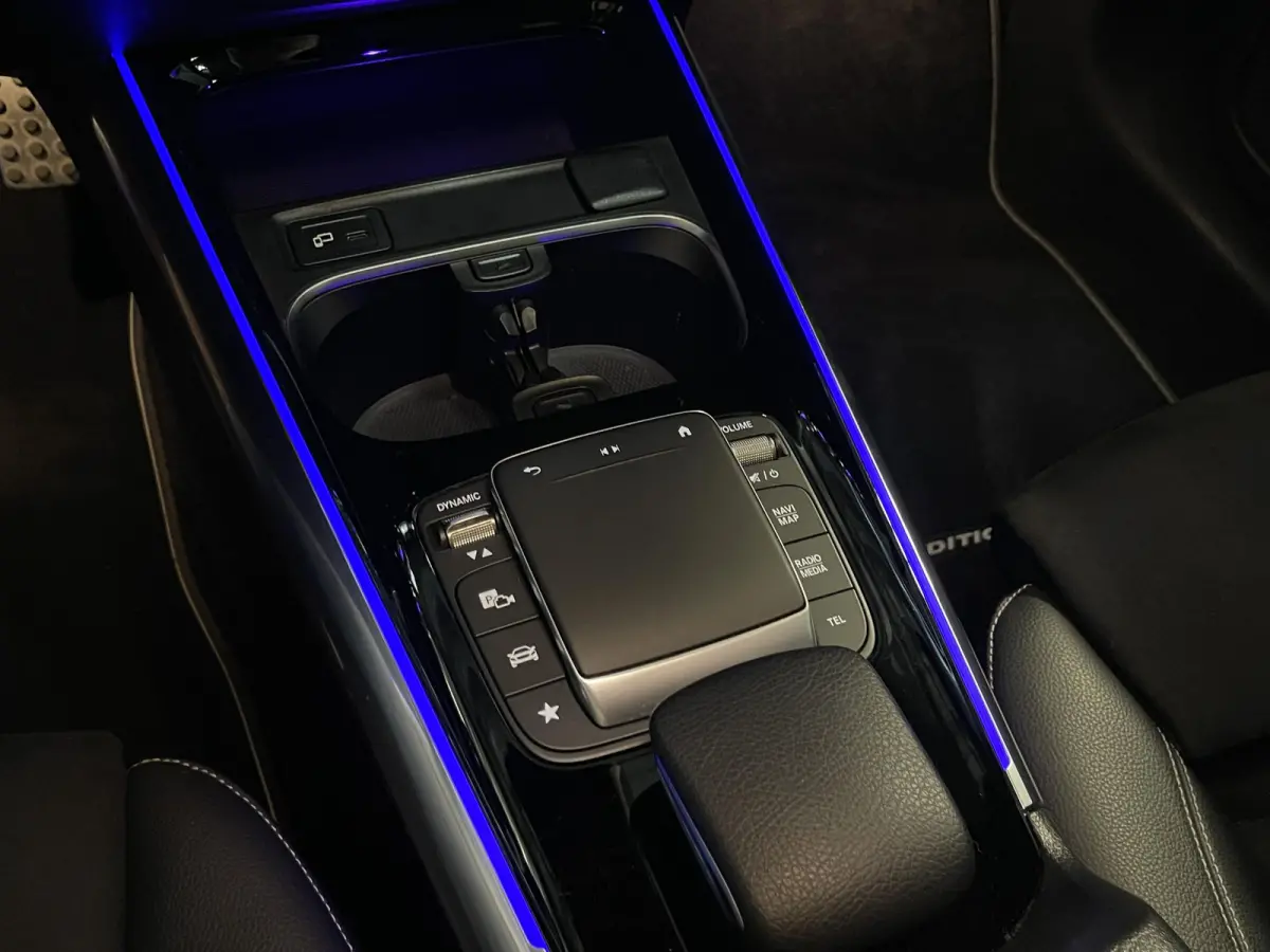 250 e Business Solution AMG Limited Night Pakket 18''/Sfeerverlichting/DAB/PDC v+a/Stoelverwarming/Climate/Apple Carplay & Android Auto