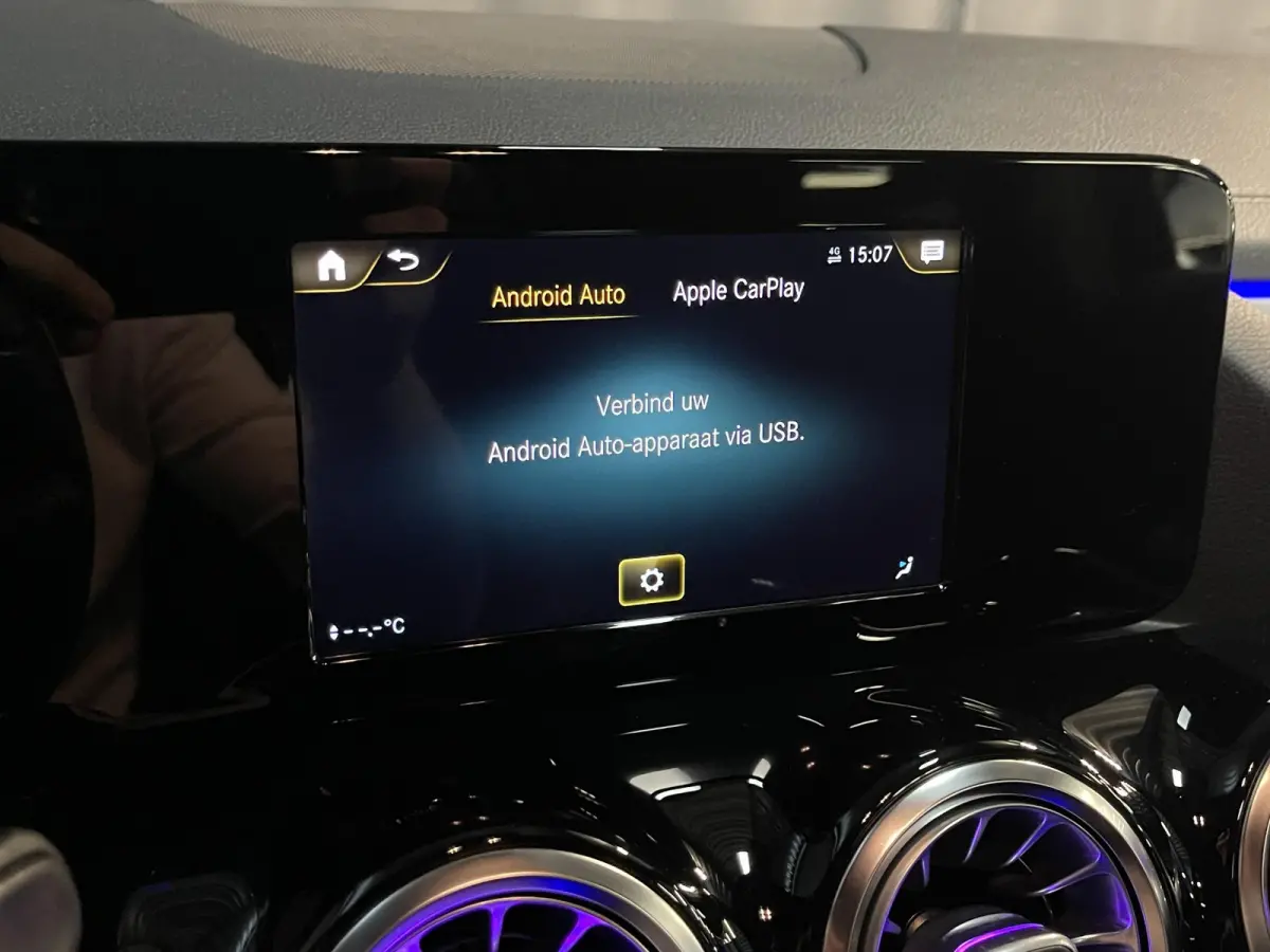 250 e Business Solution AMG Limited Night Pakket 18''/Sfeerverlichting/DAB/PDC v+a/Stoelverwarming/Climate/Apple Carplay & Android Auto