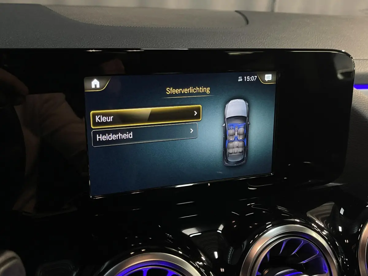 250 e Business Solution AMG Limited Night Pakket 18''/Sfeerverlichting/DAB/PDC v+a/Stoelverwarming/Climate/Apple Carplay & Android Auto