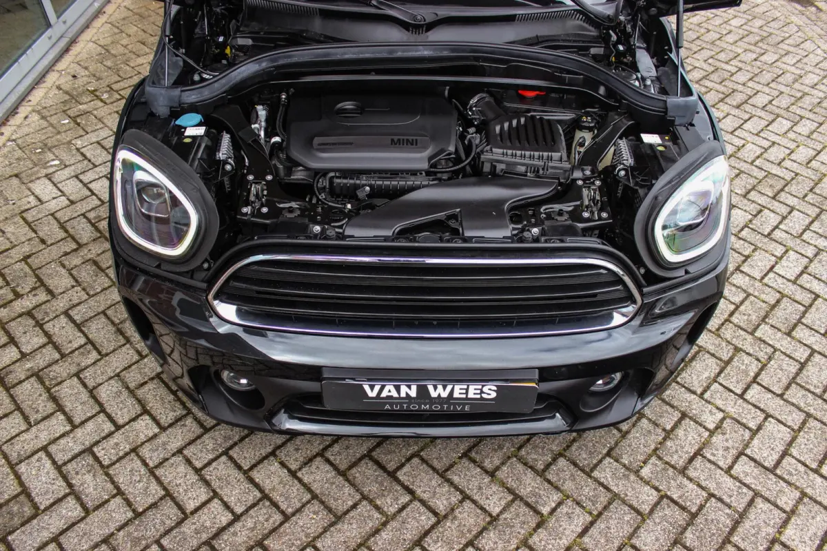 1.5 Cooper Essential | 1e eigenaar | NL auto | Driving Assistant | Camera | Sportstuur | Keyless entry | Stoelverwarming | LED | Carplay | DAB | Navigatie | PDC