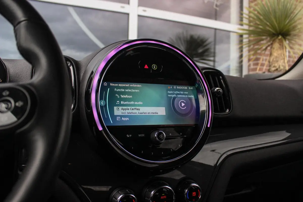 1.5 Cooper Essential | 1e eigenaar | NL auto | Driving Assistant | Camera | Sportstuur | Keyless entry | Stoelverwarming | LED | Carplay | DAB | Navigatie | PDC