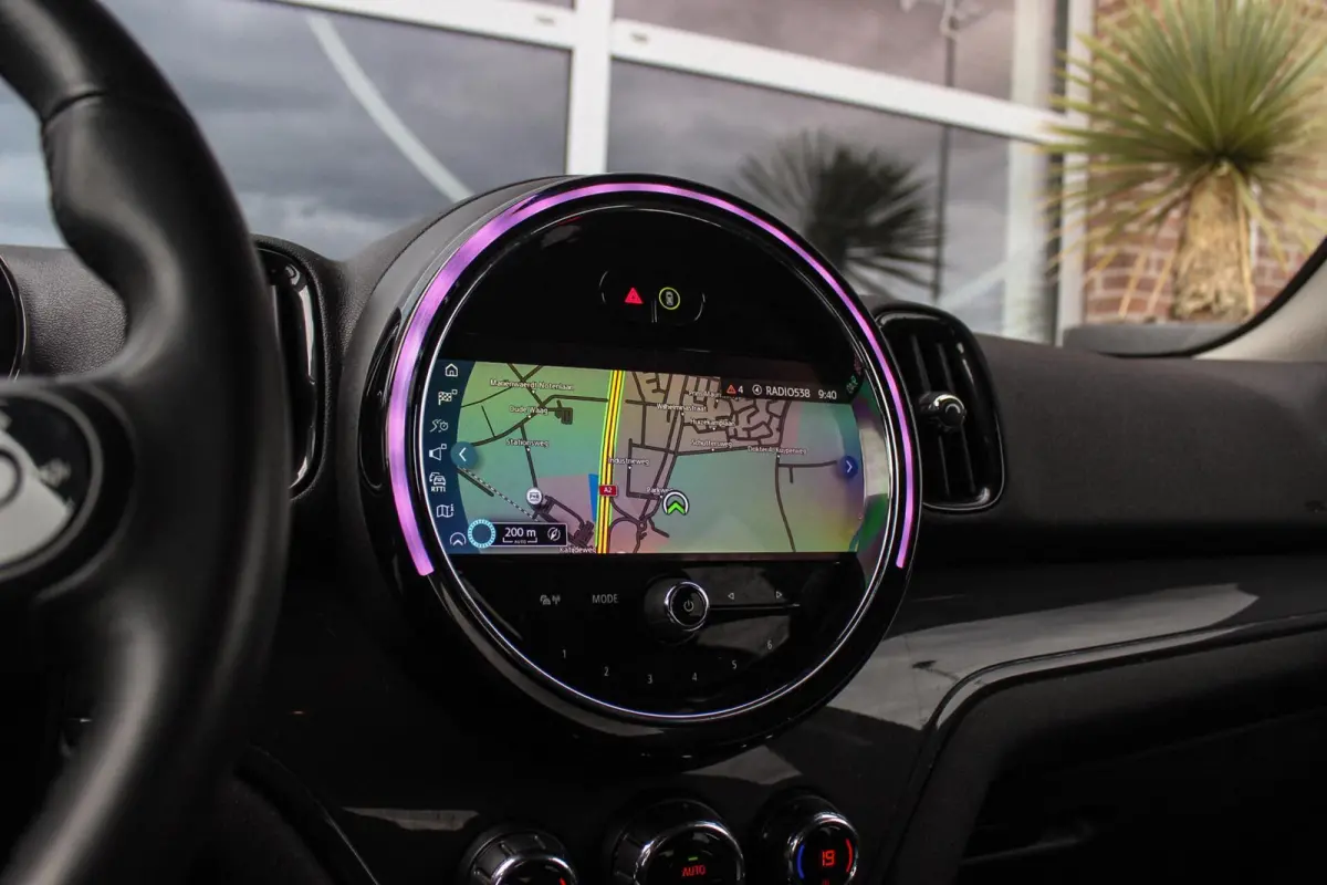 1.5 Cooper Essential | 1e eigenaar | NL auto | Driving Assistant | Camera | Sportstuur | Keyless entry | Stoelverwarming | LED | Carplay | DAB | Navigatie | PDC
