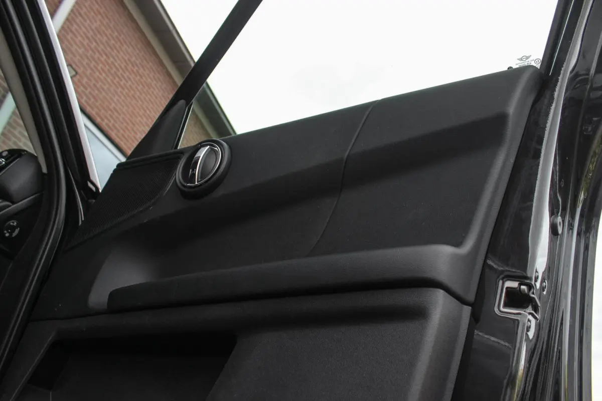 1.5 Cooper Essential | 1e eigenaar | NL auto | Driving Assistant | Camera | Sportstuur | Keyless entry | Stoelverwarming | LED | Carplay | DAB | Navigatie | PDC