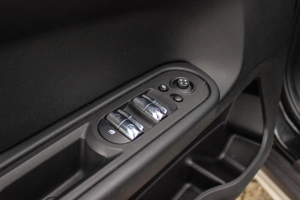 1.5 Cooper Essential | 1e eigenaar | NL auto | Driving Assistant | Camera | Sportstuur | Keyless entry | Stoelverwarming | LED | Carplay | DAB | Navigatie | PDC