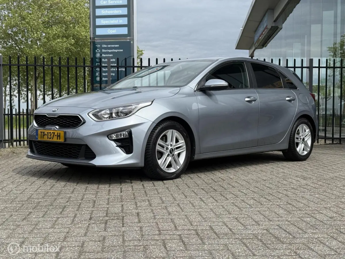 1.0 T-GDi DynamicLine|Carplay|Camera|Cruise|1e eig