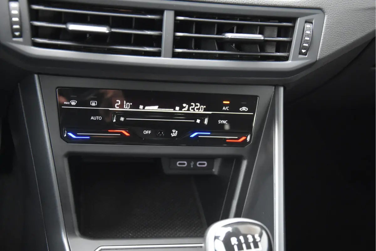 1.0 TSI 2X R-Line NAP 1e eigenaar IQ Drive ECC PDC LED virtueel