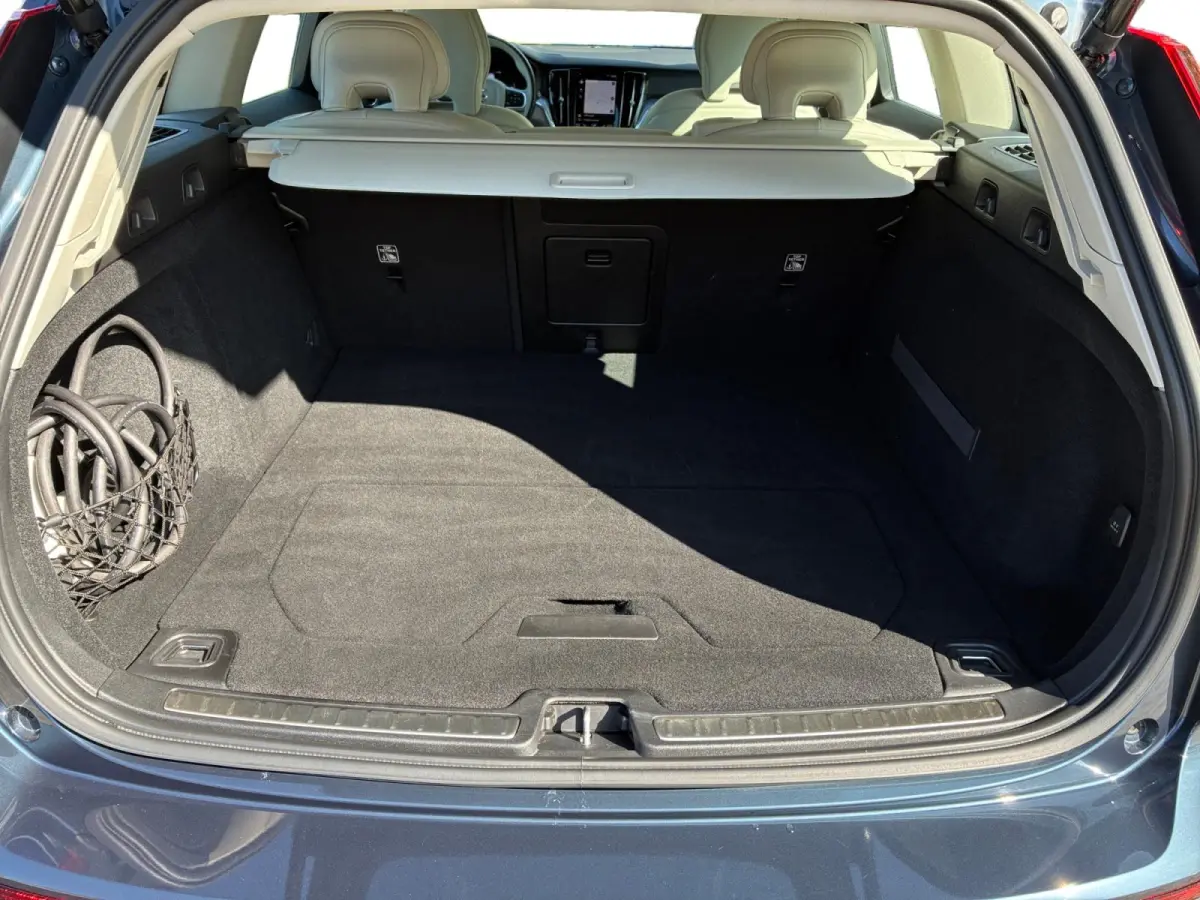 2.0 T6 Twin Engine AWD R-Design