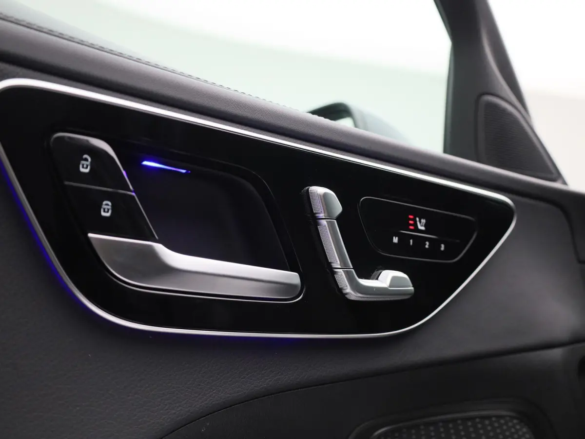 180 AMG Line | ACHTERUITRIJCAMERA | ELEKTRISCHE KOFFERKLEP | APPLE CARPLAY - ANDROID AUTO | STOELVERWARMING | MEMORY SEATS |