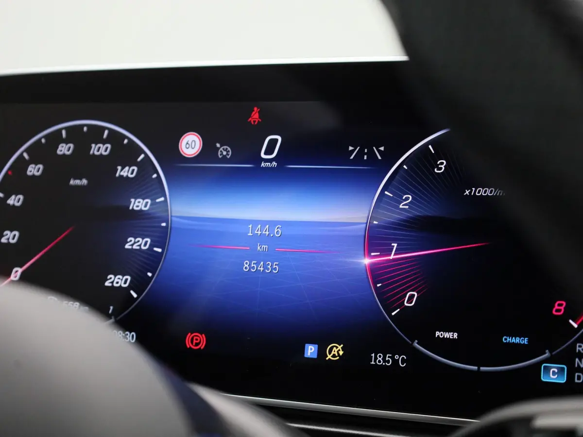 180 AMG Line | ACHTERUITRIJCAMERA | ELEKTRISCHE KOFFERKLEP | APPLE CARPLAY - ANDROID AUTO | STOELVERWARMING | MEMORY SEATS |