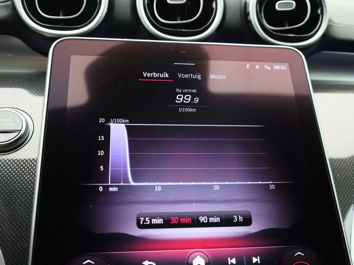180 AMG Line | ACHTERUITRIJCAMERA | ELEKTRISCHE KOFFERKLEP | APPLE CARPLAY - ANDROID AUTO | STOELVERWARMING | MEMORY SEATS |