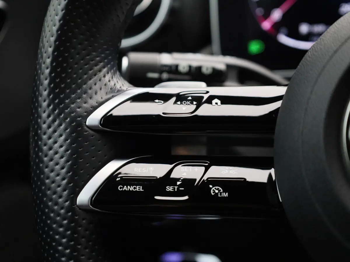 180 AMG Line | ACHTERUITRIJCAMERA | ELEKTRISCHE KOFFERKLEP | APPLE CARPLAY - ANDROID AUTO | STOELVERWARMING | MEMORY SEATS |