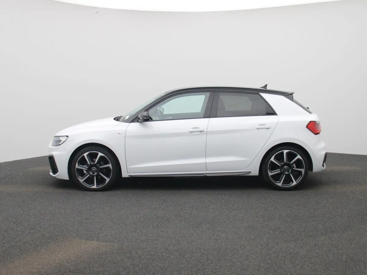 30 TFSI S edition 116 PK | S-line | Automaat | Navigatie | Camera | Cruise Control | Climate Control | Sfeerverlichting | Lichtmetalen velgen |