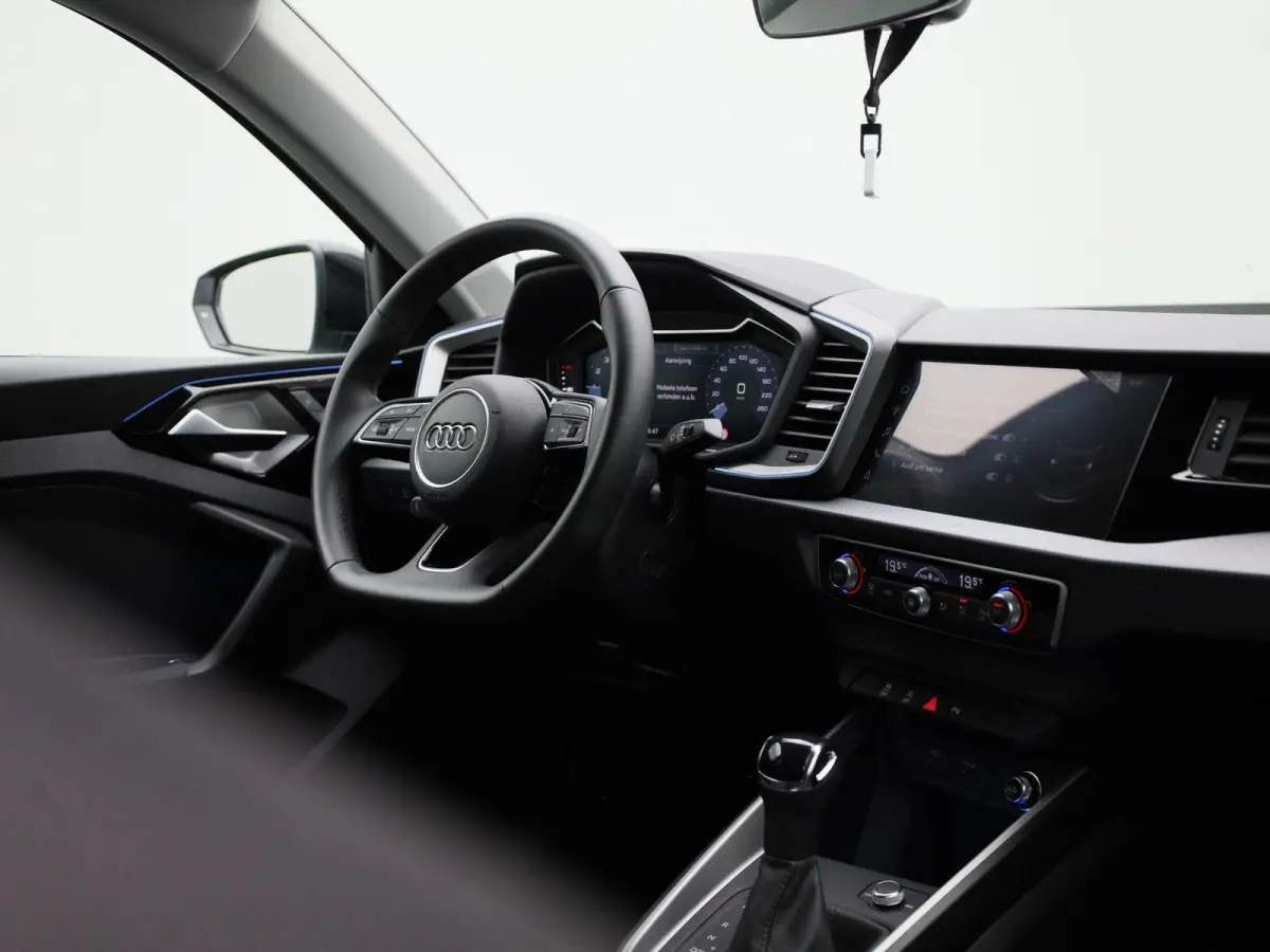 30 TFSI S edition 116 PK | S-line | Automaat | Navigatie | Camera | Cruise Control | Climate Control | Sfeerverlichting | Lichtmetalen velgen |
