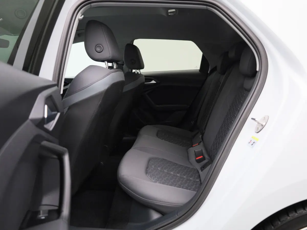 30 TFSI S edition 116 PK | S-line | Automaat | Navigatie | Camera | Cruise Control | Climate Control | Sfeerverlichting | Lichtmetalen velgen |