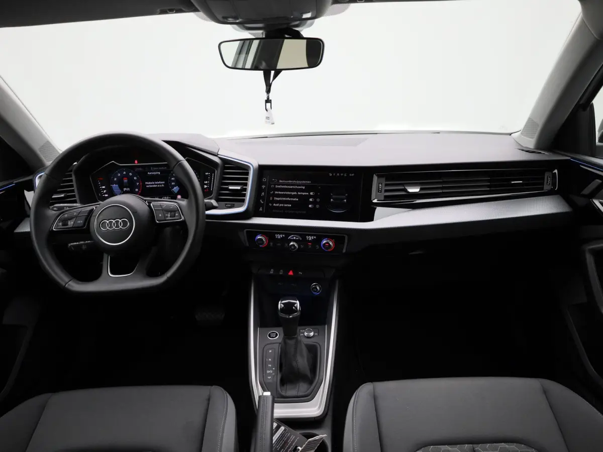 30 TFSI S edition 116 PK | S-line | Automaat | Navigatie | Camera | Cruise Control | Climate Control | Sfeerverlichting | Lichtmetalen velgen |