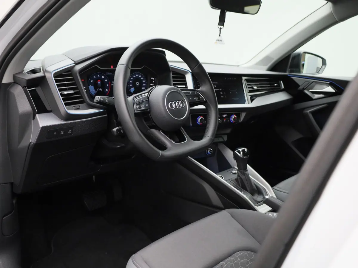 30 TFSI S edition 116 PK | S-line | Automaat | Navigatie | Camera | Cruise Control | Climate Control | Sfeerverlichting | Lichtmetalen velgen |