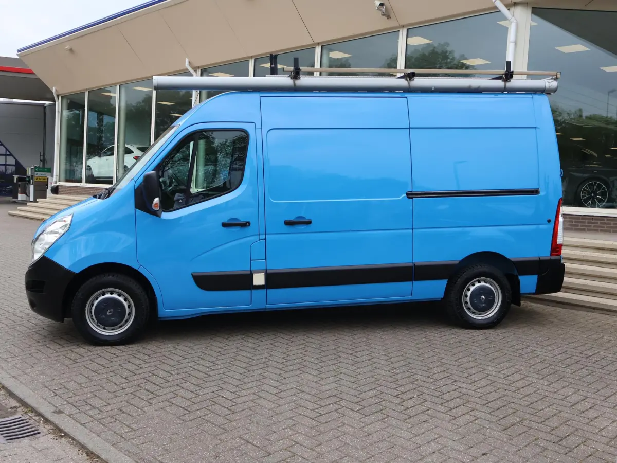 T35 2.3 DCI 130 PK L2H2 + 2 SCHUIFDEUREN | 220V OMVORMER | WP INRICHTING | TREKHAAK 2500 KG