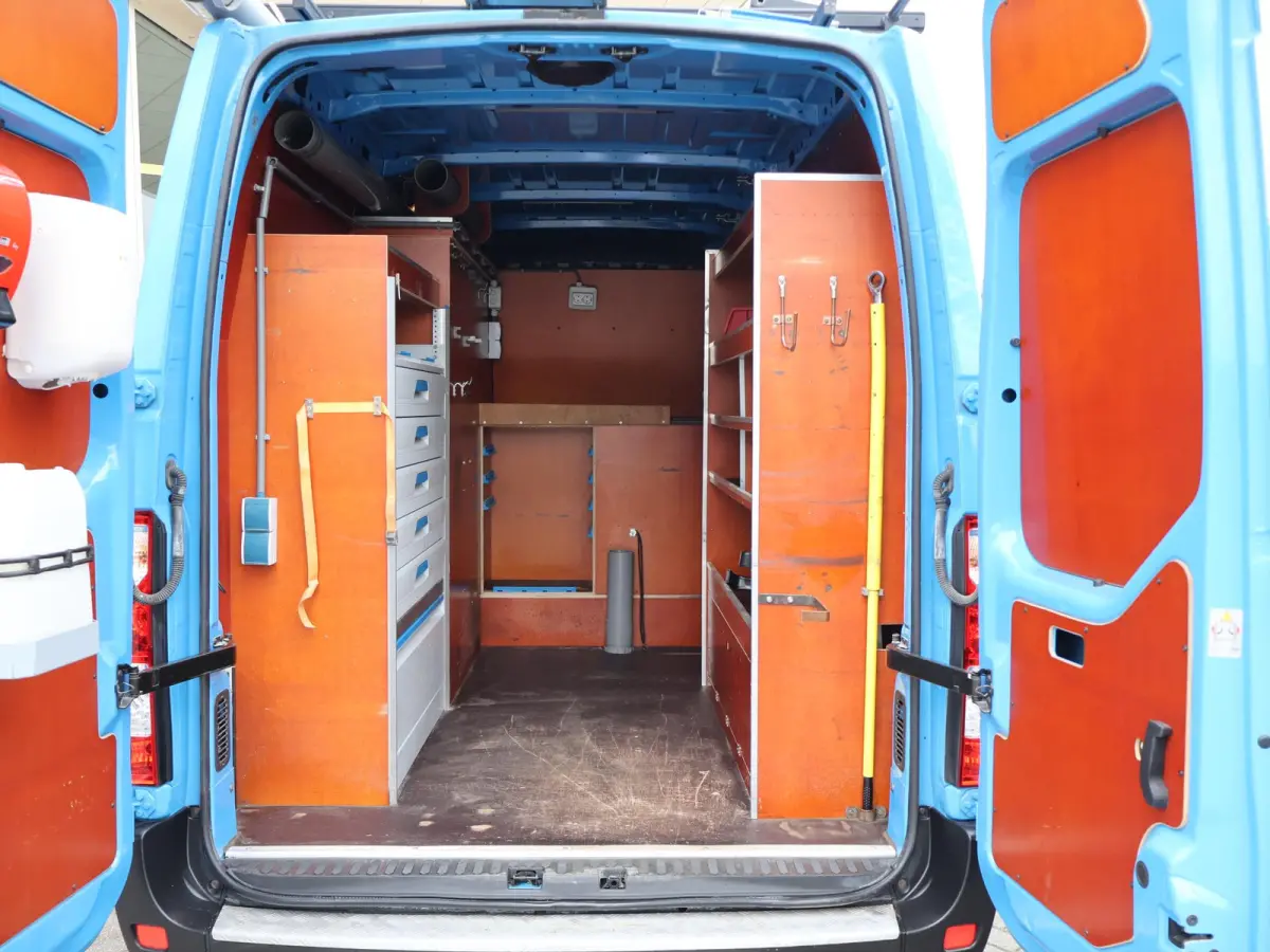 T35 2.3 DCI 130 PK L2H2 + 2 SCHUIFDEUREN | 220V OMVORMER | WP INRICHTING | TREKHAAK 2500 KG