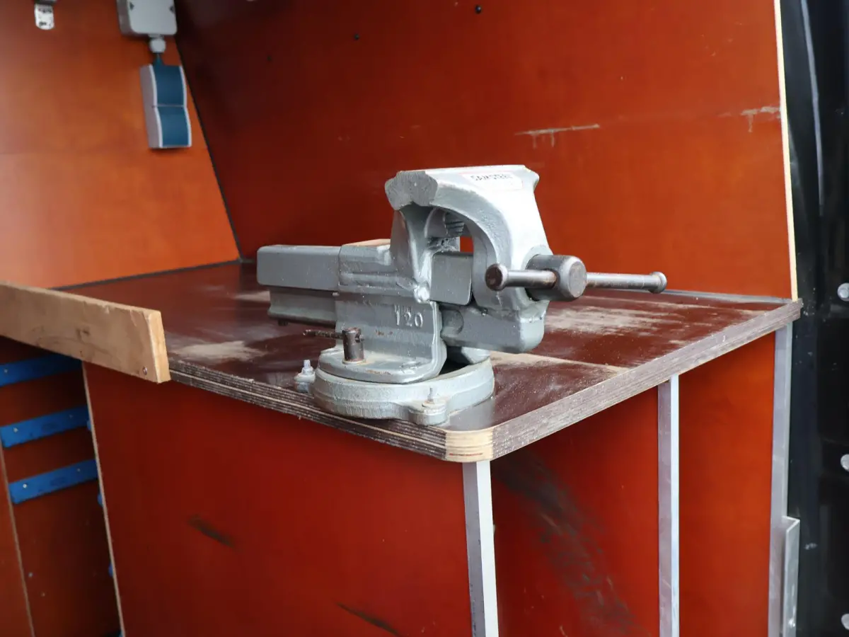 T35 2.3 DCI 130 PK L2H2 + 2 SCHUIFDEUREN | 220V OMVORMER | WP INRICHTING | TREKHAAK 2500 KG