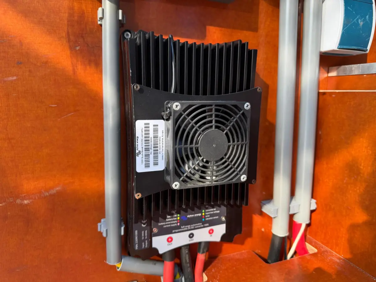 T35 2.3 DCI 130 PK L2H2 + 2 SCHUIFDEUREN | 220V OMVORMER | WP INRICHTING | TREKHAAK 2500 KG