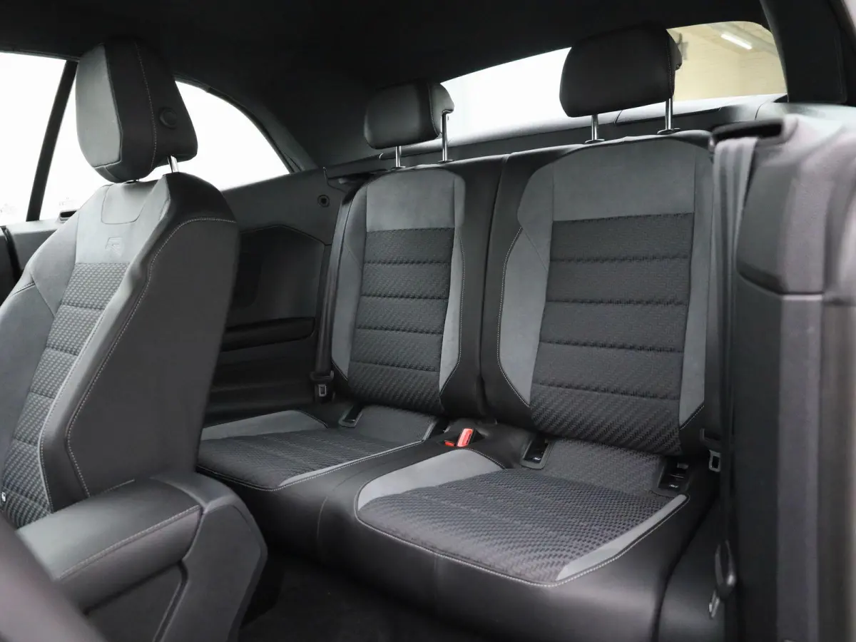 1.5 TSI R-Line 150 PK| Navigatie | Stoelverwarming | Parkeersensoren Voor & Achter | Dodehoek Detectie | Travelassist