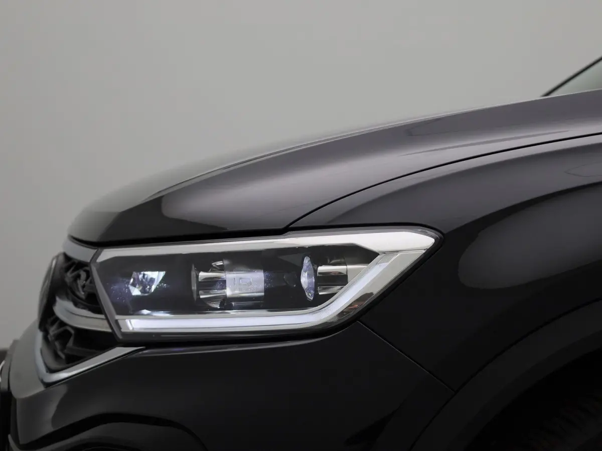 1.5 TSI R-Line 150 PK| Navigatie | Stoelverwarming | Parkeersensoren Voor & Achter | Dodehoek Detectie | Travelassist