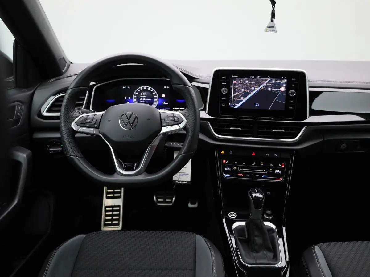 1.5 TSI R-Line 150 PK| Navigatie | Stoelverwarming | Parkeersensoren Voor & Achter | Dodehoek Detectie | Travelassist
