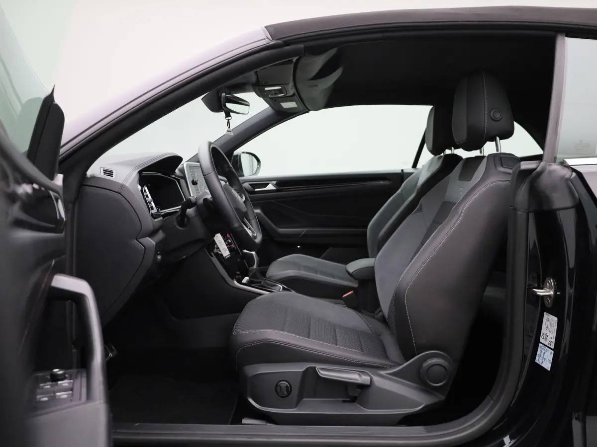 1.5 TSI R-Line 150 PK| Navigatie | Stoelverwarming | Parkeersensoren Voor & Achter | Dodehoek Detectie | Travelassist