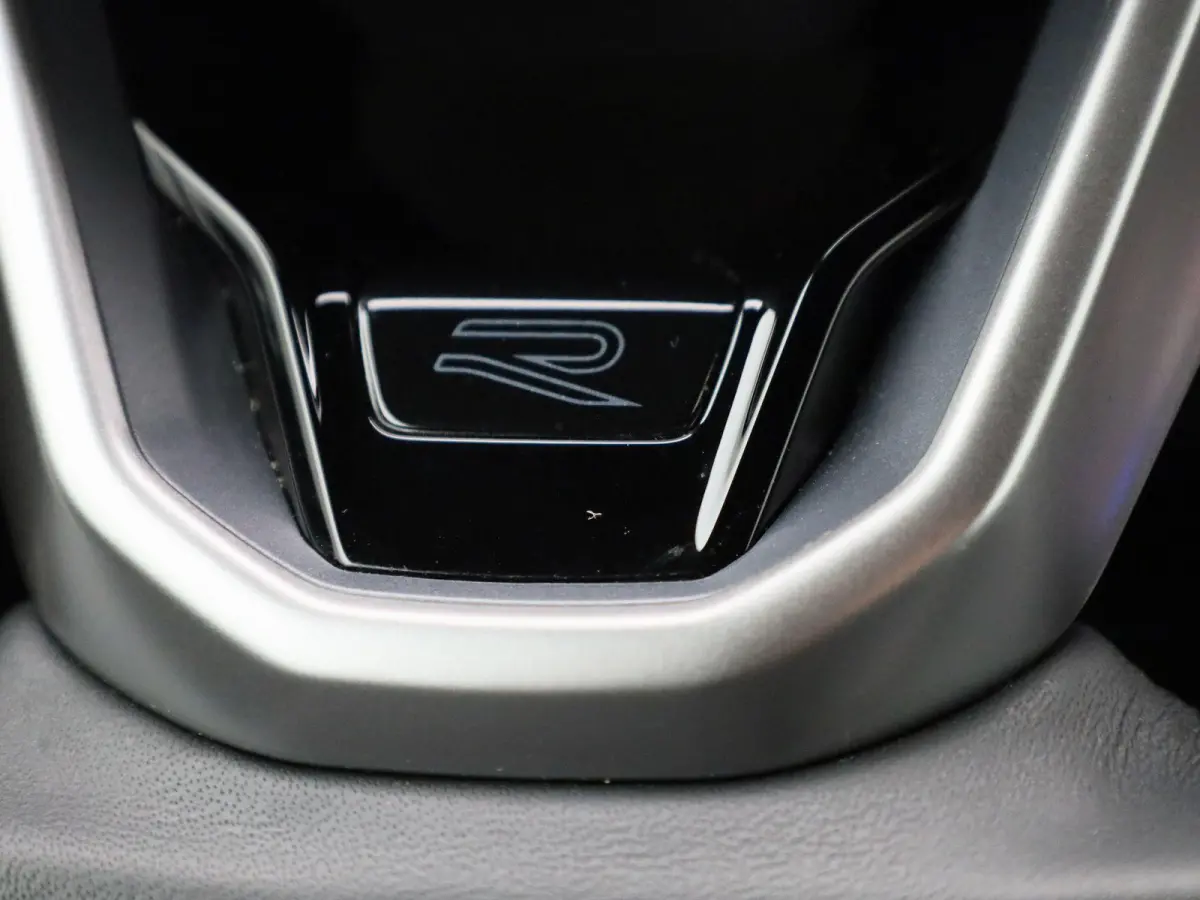 1.5 TSI R-Line 150 PK| Navigatie | Stoelverwarming | Parkeersensoren Voor & Achter | Dodehoek Detectie | Travelassist
