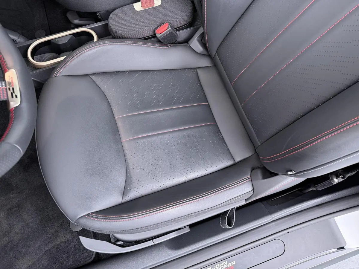 Cooper E John Cooper Works Pakket | SoH 98% | Glazen panoramadak | Stoel | Stuurverwarming