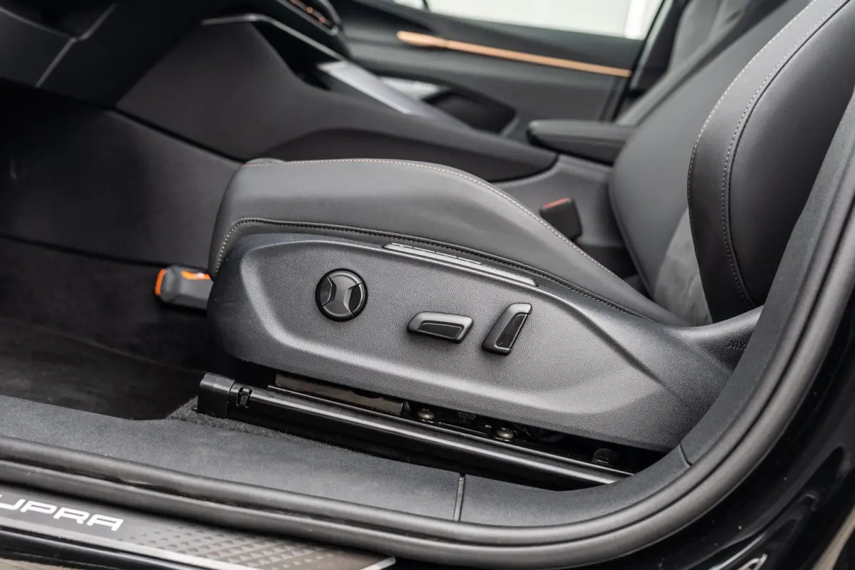 1.5 TSI e-Hybrid 272pk VZ Performance | SoH 100% | Trekhaak | Panoramadak | Sennheiser | 360 Camera