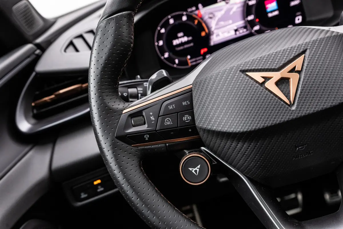 1.5 TSI e-Hybrid 272pk VZ Performance | SoH 100% | Trekhaak | Panoramadak | Sennheiser | 360 Camera