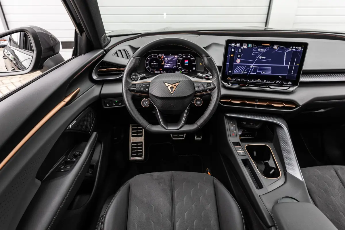 1.5 TSI e-Hybrid 272pk VZ Performance | SoH 100% | Trekhaak | Panoramadak | Sennheiser | 360 Camera