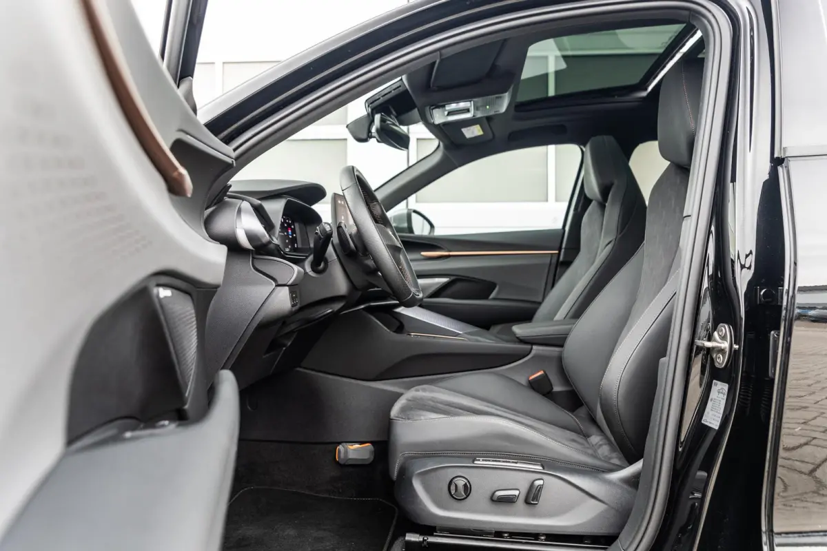 1.5 TSI e-Hybrid 272pk VZ Performance | SoH 100% | Trekhaak | Panoramadak | Sennheiser | 360 Camera