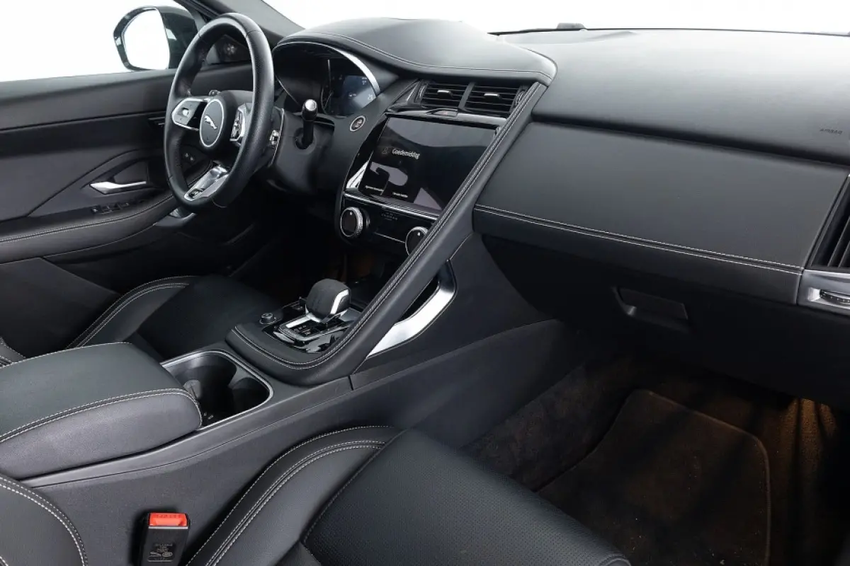 1.5 P300e AWD R-Dynamic S | PANORAMADAK | LEDER | EL. Stoelen | Trekhaak