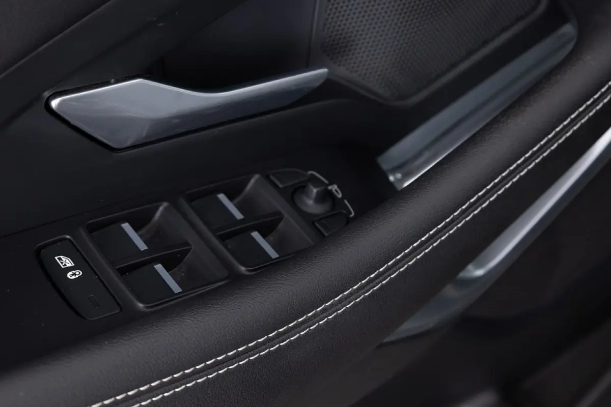 1.5 P300e AWD R-Dynamic S | PANORAMADAK | LEDER | EL. Stoelen | Trekhaak !