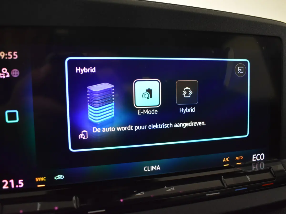 Kombi Maxi Limited Edition 7 persoons 1.5 eHybrid EU6 85 kW (115 pk) DSG Automaat | 'App-Connect' draadloze smartphone integratie | Achteruitrijcamera | Adaptive cruisecontrol (Adaptive Crui