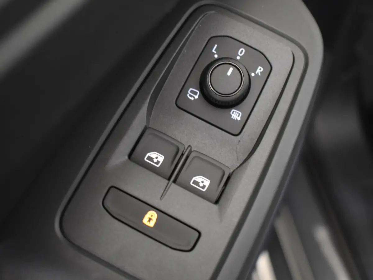 Kombi Maxi Limited Edition 7 persoons 1.5 eHybrid EU6 85 kW (115 pk) DSG Automaat | 'App-Connect' draadloze smartphone integratie | Achteruitrijcamera | Adaptive cruisecontrol (Adaptive Crui
