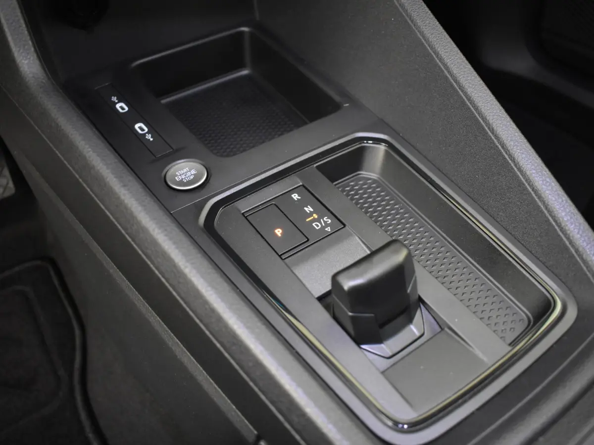 Kombi Maxi Limited Edition 7 persoons 1.5 eHybrid EU6 85 kW (115 pk) DSG Automaat | 'App-Connect' draadloze smartphone integratie | Achteruitrijcamera | Adaptive cruisecontrol (Adaptive Crui