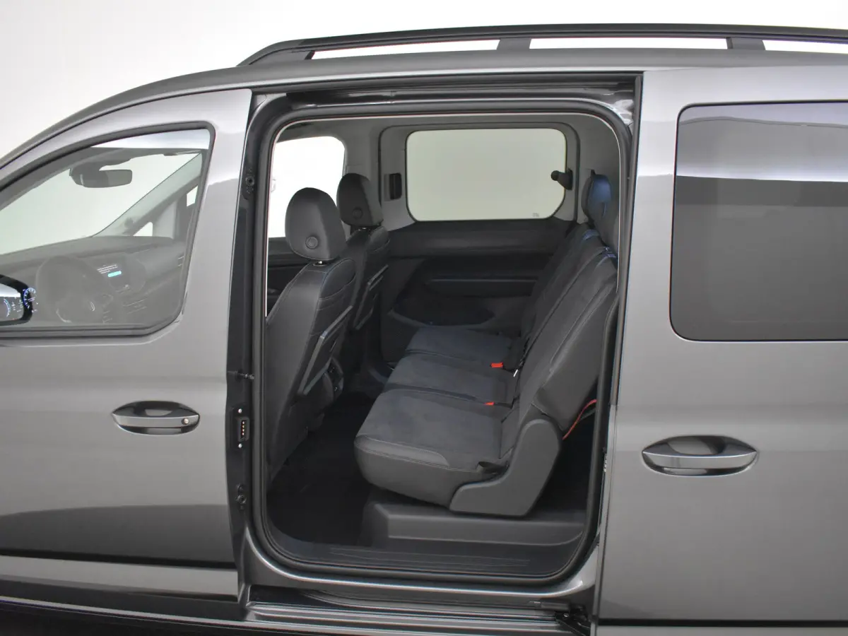 Kombi Maxi Limited Edition 7 persoons 1.5 eHybrid EU6 85 kW (115 pk) DSG Automaat | 'App-Connect' draadloze smartphone integratie | Achteruitrijcamera | Adaptive cruisecontrol (Adaptive Crui